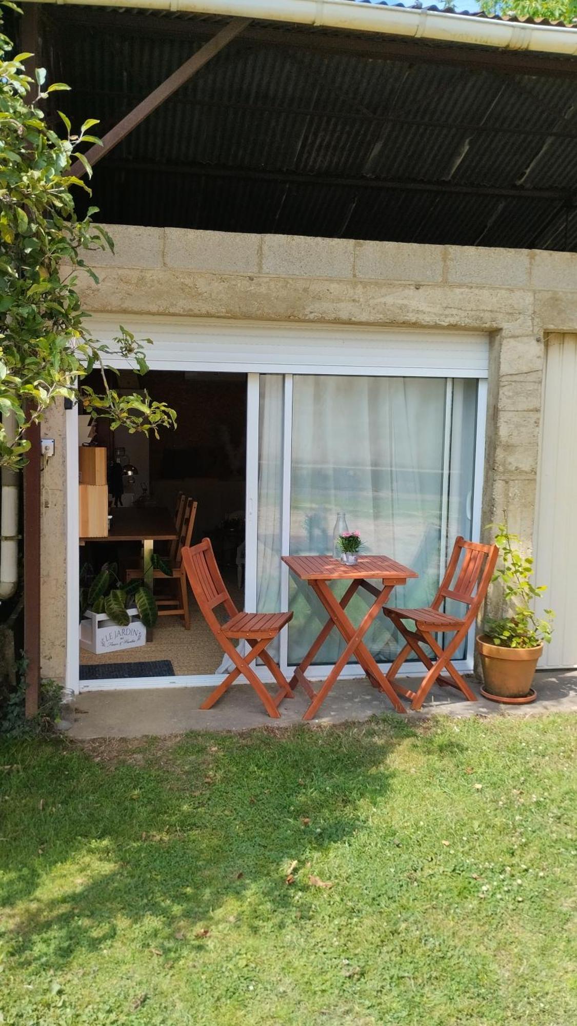 Le Laboratoire Shabby Chic De La Parfumerie Du Manoir Chavagne Exteriör bild